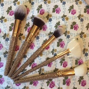 New 5 Piece Glam Makeup Brush Set & Cosmetic Bag